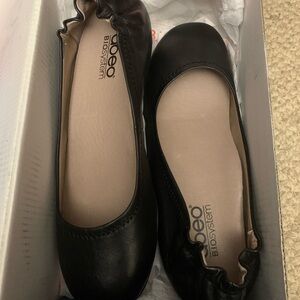Abeo Black Leather Ballet Flats NIB Sz 6
